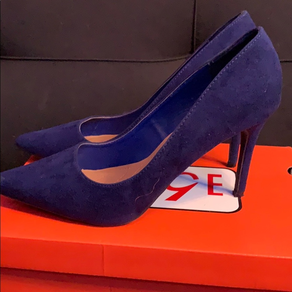 heels - Picture 3 of 4